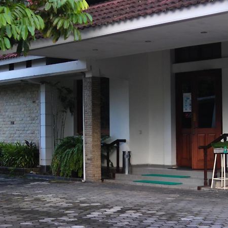 Hotel Graha Kinasih Kotabaru Γιογκιακάρτα Εξωτερικό φωτογραφία