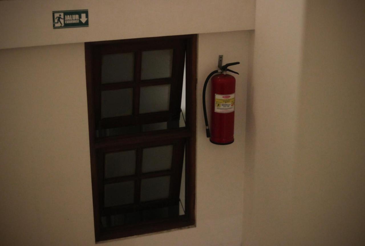 Hotel Graha Kinasih Kotabaru Γιογκιακάρτα Εξωτερικό φωτογραφία