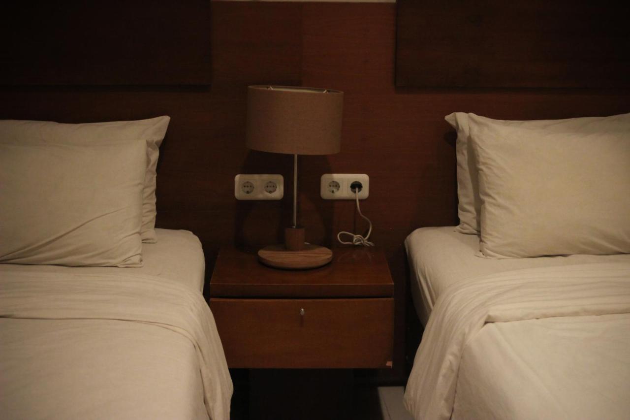 Hotel Graha Kinasih Kotabaru Γιογκιακάρτα Εξωτερικό φωτογραφία
