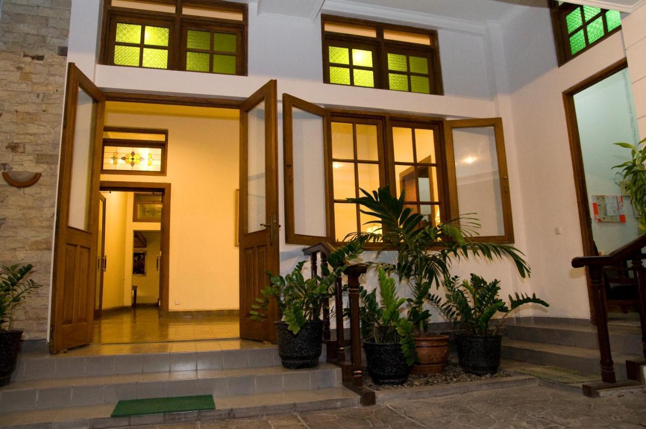 Hotel Graha Kinasih Kotabaru Γιογκιακάρτα Εξωτερικό φωτογραφία